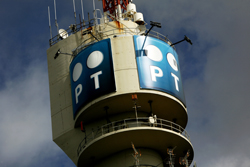 Nos shareholder Dos Santos bids for Portugal Telecom