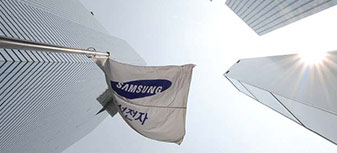 Samsung chief arrested in corruption probe