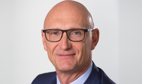 Telekom chief commits to building broadband, criticises Vodafone deal