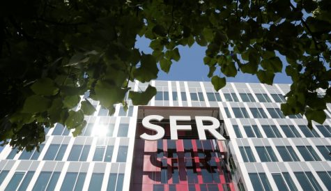 SFR combines box with projector in new offering