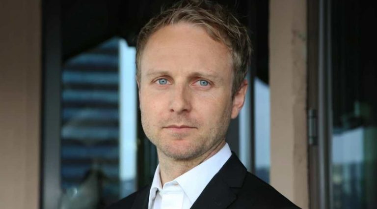 Den norske sjefen for Warner Bros.  Discovery, Espen Skoland, går av