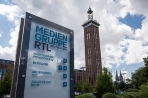headquarters of the Media Group RTL Germany at Picassoplatz in Deutz, the old tower of the former exhibition center and the historic Rhein Halls, Colo